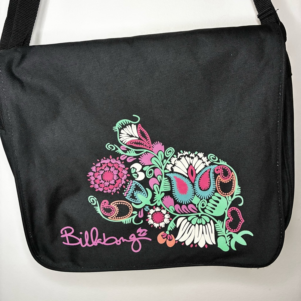 Vintage Y2K Billabong Women’s / Girls Messenger Satchel Bag – Black Paisley